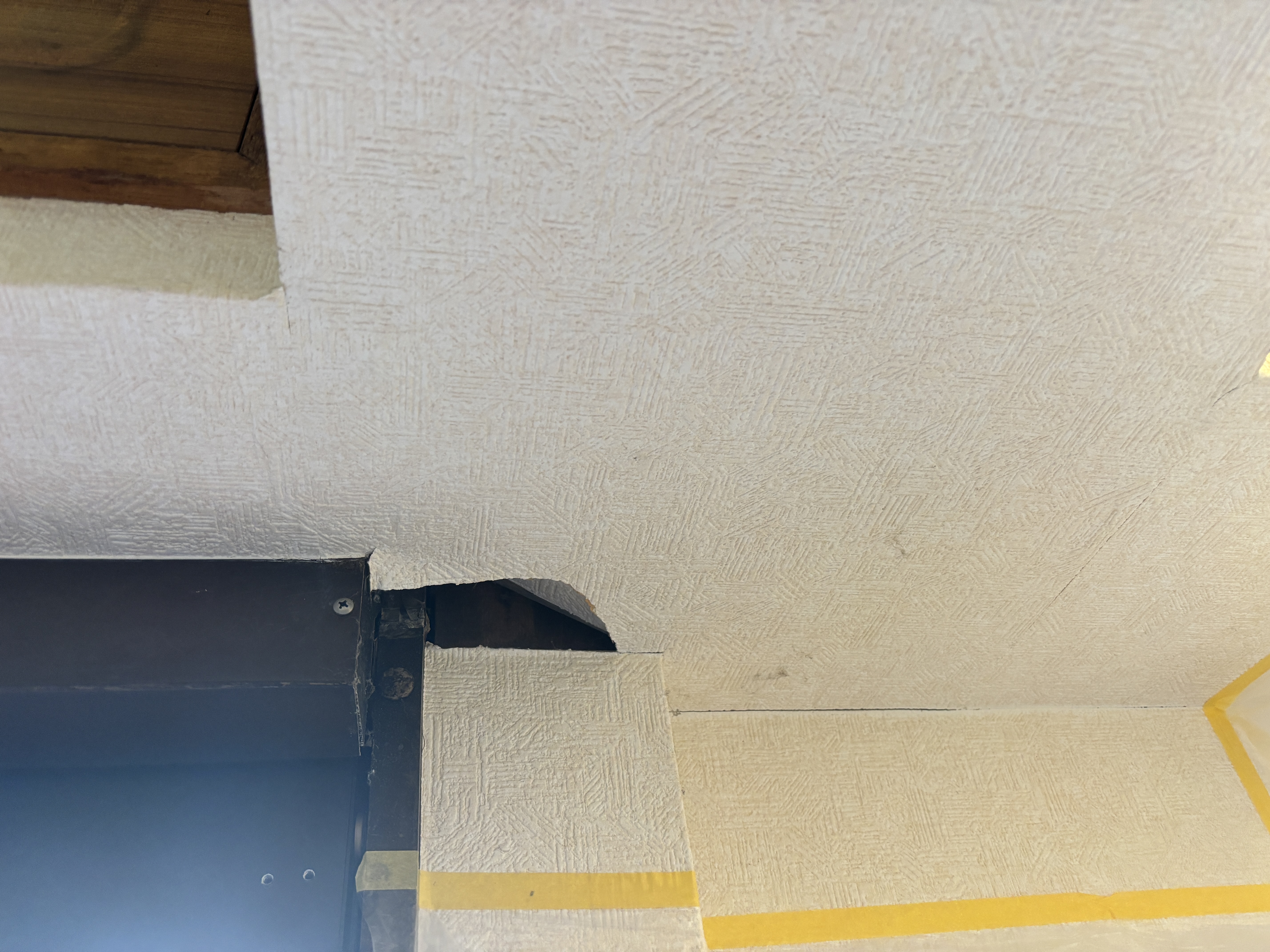 流山市：壁穴リペア