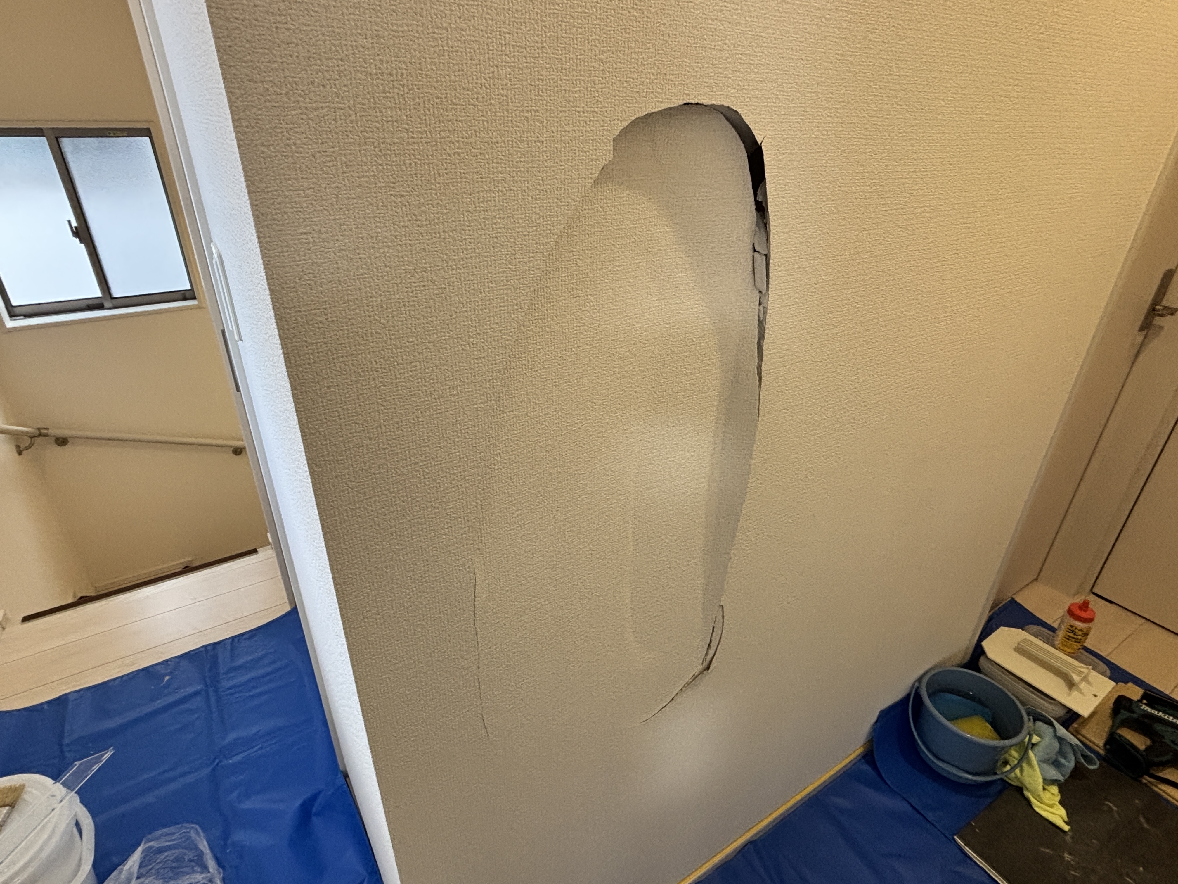 松戸市：壁穴リペア